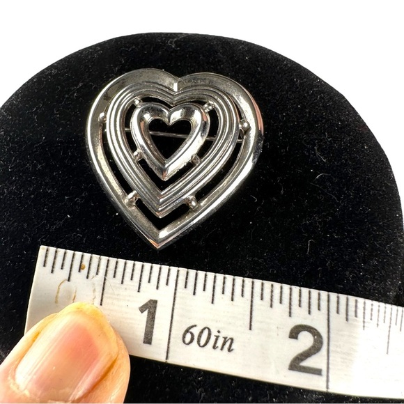 Vtg Signed Crown Trifari Silver Tone Metal Layered Triple Hearts Brooch Pin 2” - Picture 11 of 11